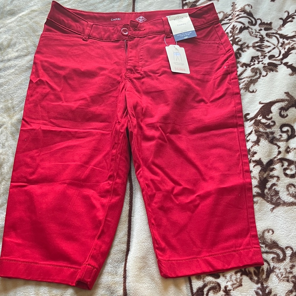 Women's Red Flat Front Capri Shorts